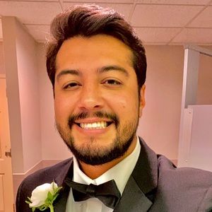 Meet your Posher, Moises